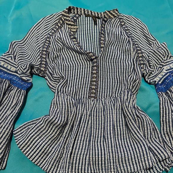 BCBGMaxAzria Black and White Peplum Blouse with Mandarin Collar - Picture 1 of 5